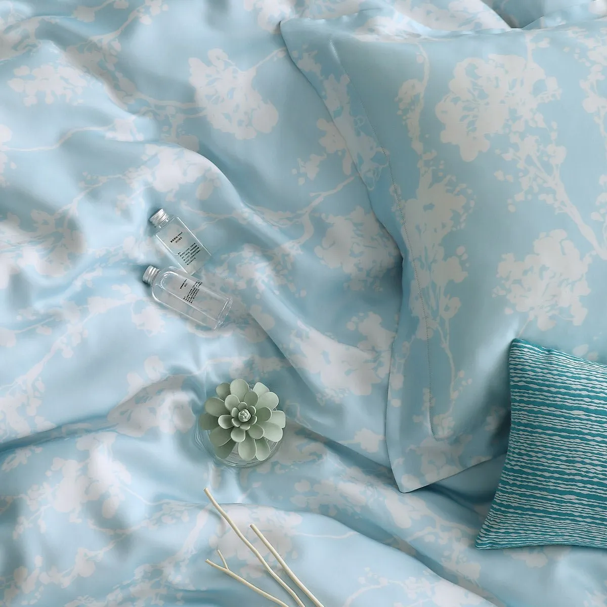 Lance 60s LF Tencel 4 Piece Summer Touch Blue Quilt Cover Set